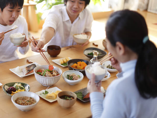 2人子供がいる家庭